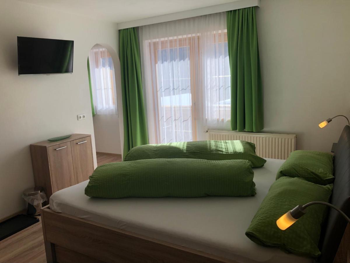 Haus Fuetsch Apartment เวอร์เกน ภายนอก รูปภาพ